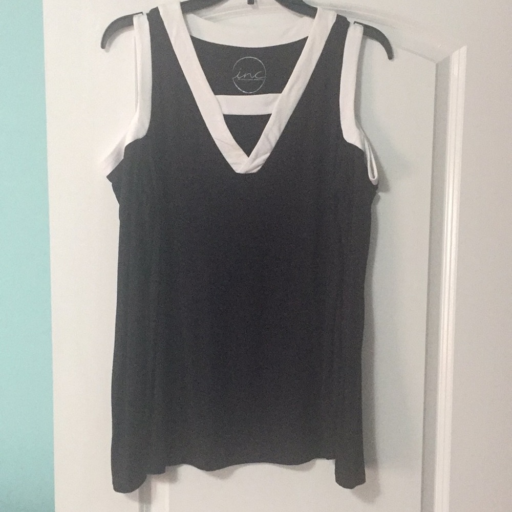 Black t shirt knit top